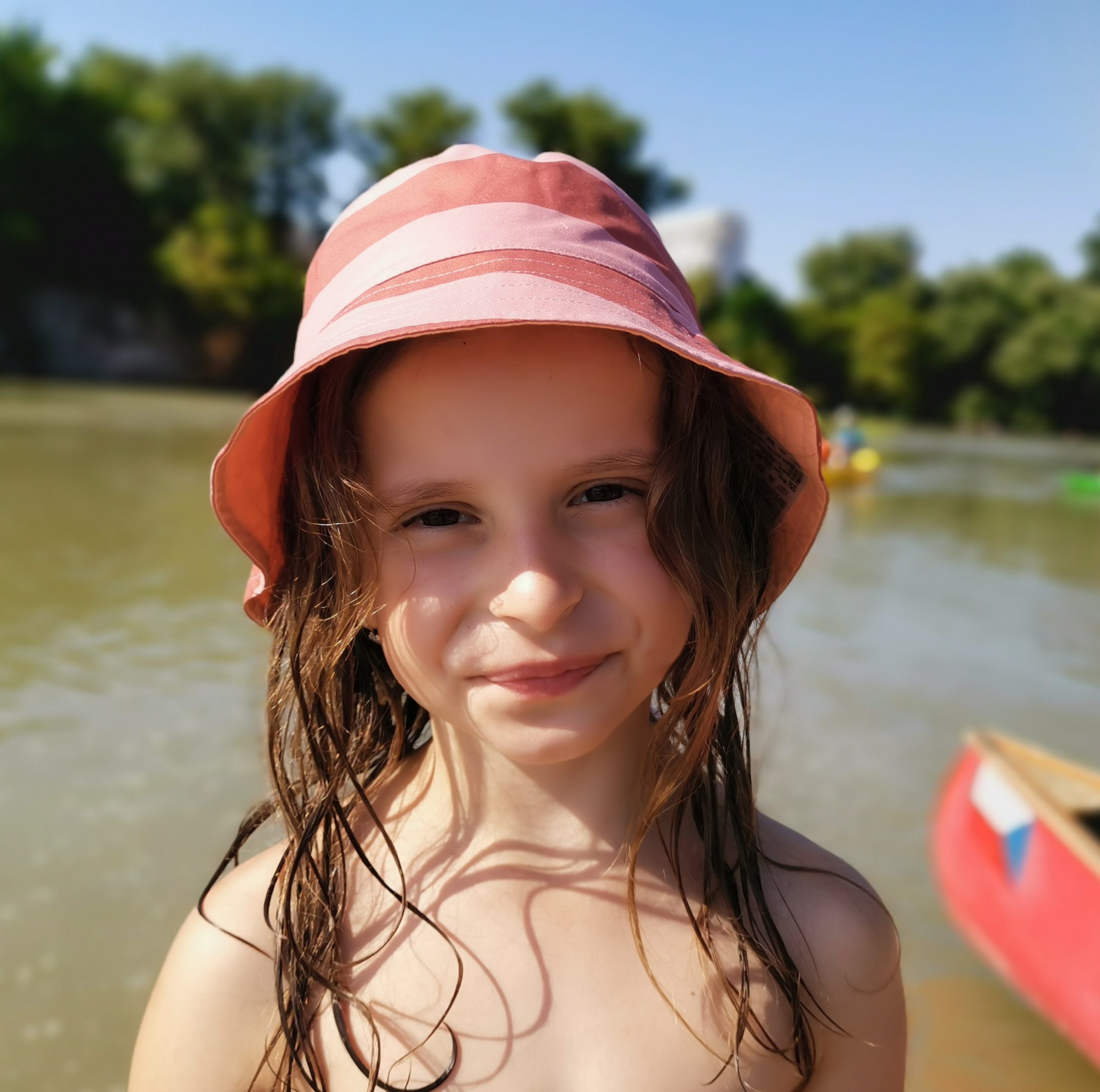 Reima VIEHE detský klobúk s UV ochranou